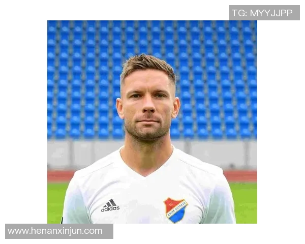 足球球星个人技巧解析与对抗技巧的提升方法探讨 足球球星个人技巧解析与对抗技巧的提升方法探讨