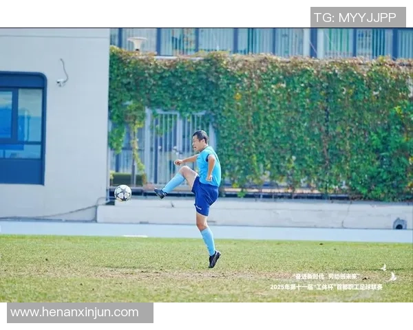 帥氣足球球星的綠茵場風采與拼搏精神全景展現